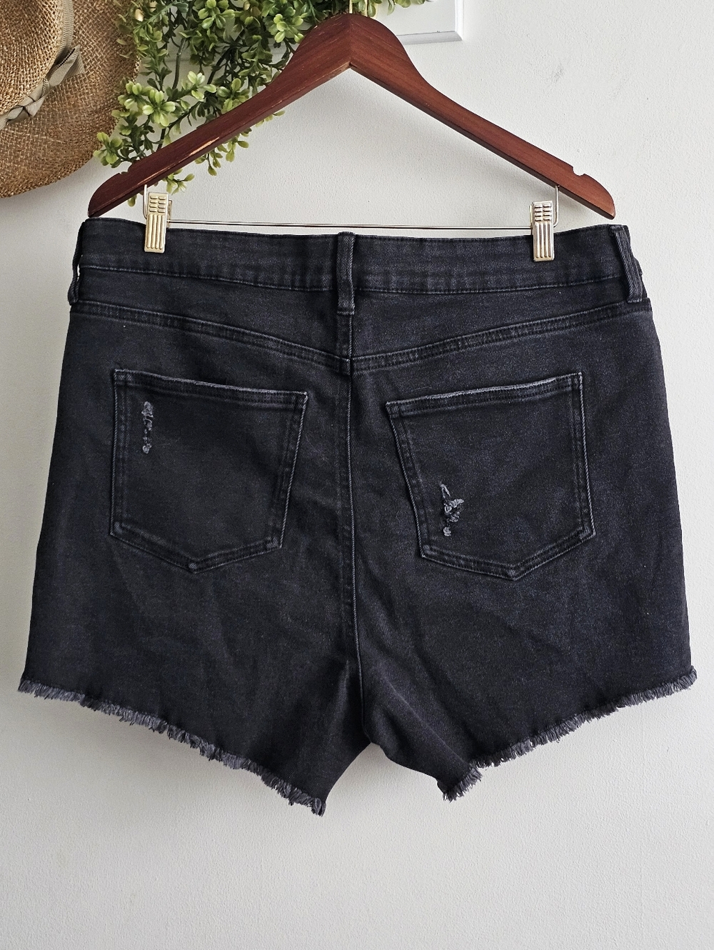 NOBO Black Curvy Distressed Mom Shorts Super High Rise Curvy Size 21 NWT - Picture 2 of 11